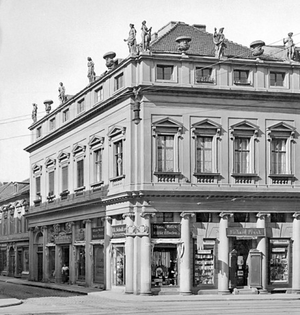 Schwertfegerstraße 1 (1753) Foto: Fritz Rumpf | Slg. Potsdam Museum | www.museum-digital.de